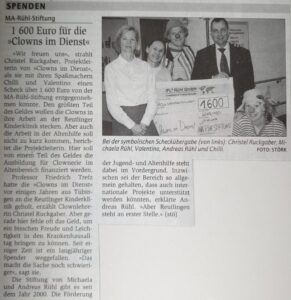 Scheckübergabe an die Clowns im Dienst